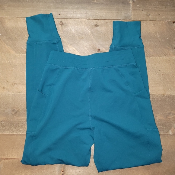 Fabletics On-the-Go Cold-Weather Jogger - Picture 6 of 7